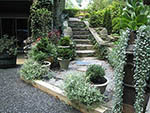 steps from drive to main entrance door